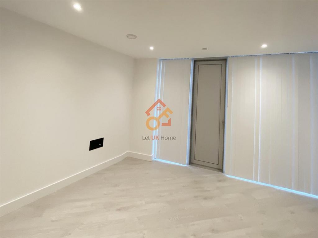 ???? 2025-12-01 110839 961.jpg