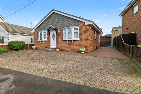 2 bedroom detached bungalow for sale, Hannett Road, Canvey Island SS8
