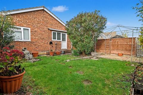 2 bedroom detached bungalow for sale, Hannett Road, Canvey Island SS8