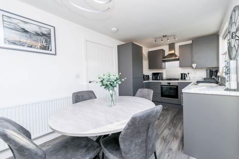 3 bedroom semi-detached house for sale, Jacquard Road, Skelmanthorpe, HD8
