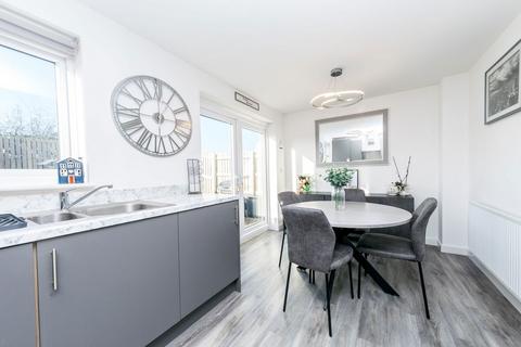 3 bedroom semi-detached house for sale, Jacquard Road, Skelmanthorpe, HD8