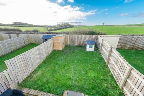 3 bedroom semi-detached house for sale, Jacquard Road, Skelmanthorpe, HD8