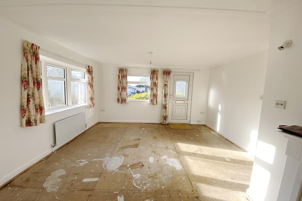 Lounge/Dining Rm