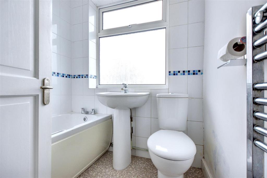 Bathroom 2.jpeg