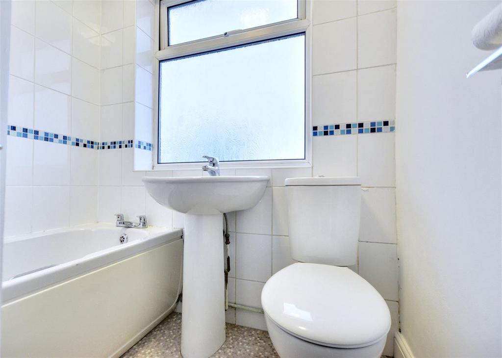 Bathroom 1.jpeg