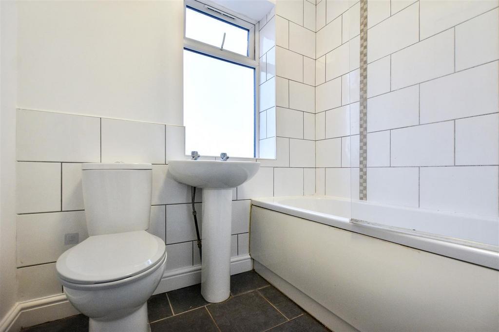 Bathroom 2.jpeg