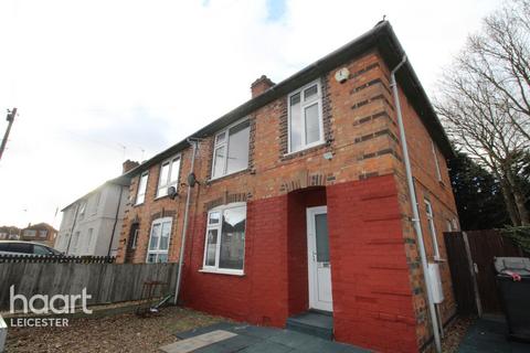3 bedroom semi-detached house to rent, Greenside Place, Leicester