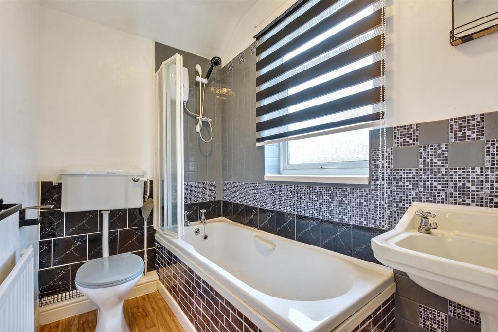 Bathroom 1.jpeg