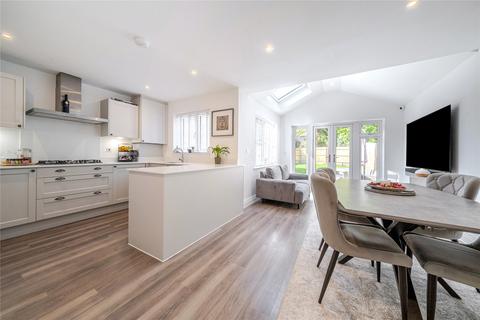 3 bedroom semi-detached house for sale, Woodside Close, Surrey GU19