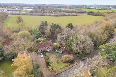 undefined, Hawthorn Hill, Warfield