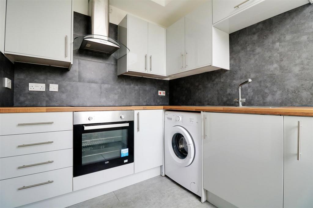 Kitchen 2.jpg