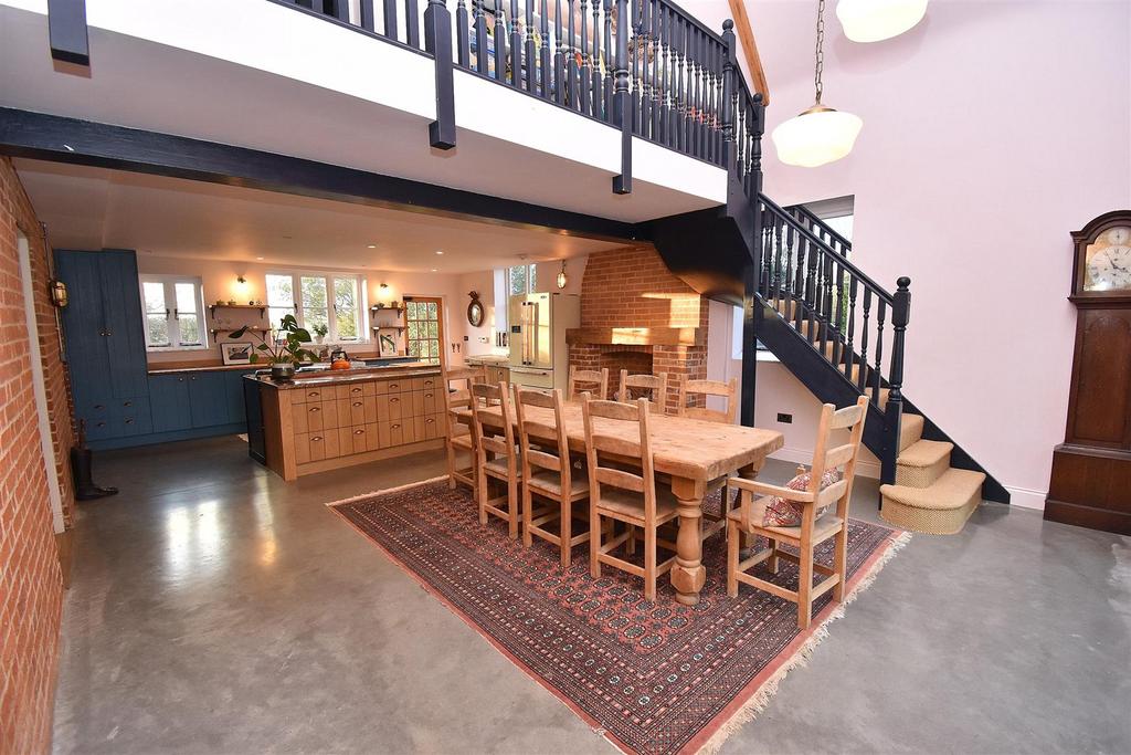 Kitchen.JPG