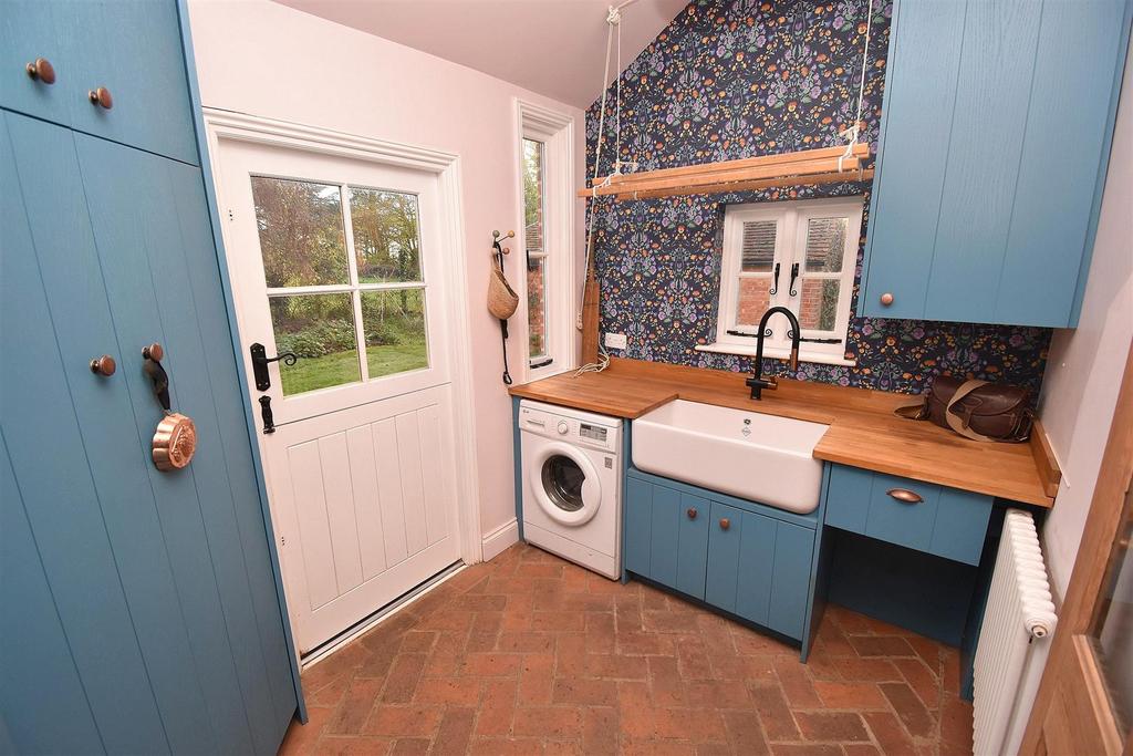 Utility Room.JPG