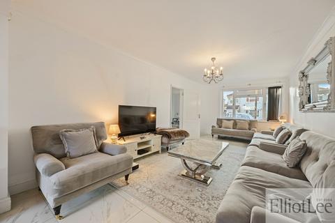 4 bedroom semi-detached house for sale, Warwick Avenue, Harrow HA2