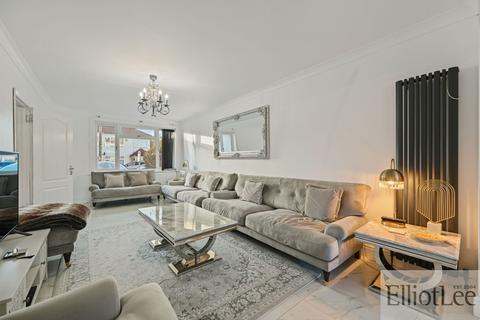 4 bedroom semi-detached house for sale, Warwick Avenue, Harrow HA2