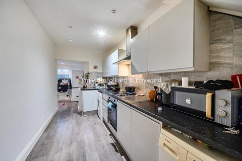 3 bedroom terraced house for sale, Ecclesbourne Gardens, London, N13