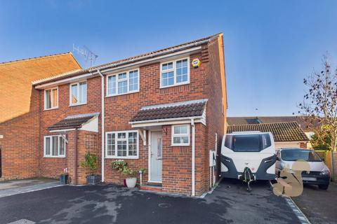 3 bedroom end of terrace house for sale, Berkley Close, Highwoods