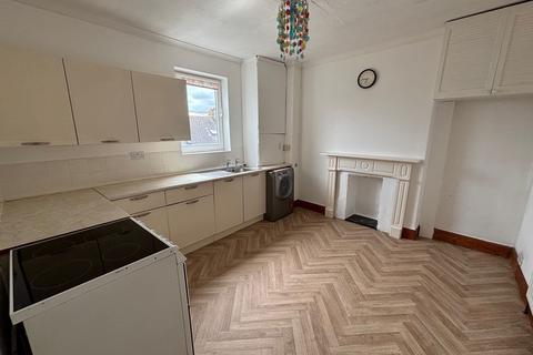 2 bedroom maisonette to rent, Bitton Park Road, Teignmouth, TQ14