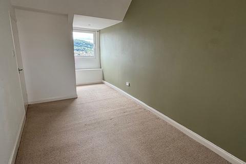 2 bedroom maisonette to rent, Bitton Park Road, Teignmouth, TQ14