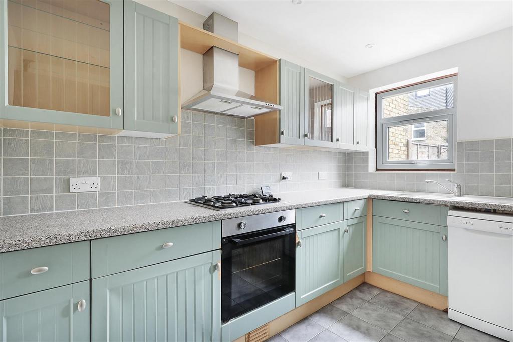 Kitchen 2.jpg