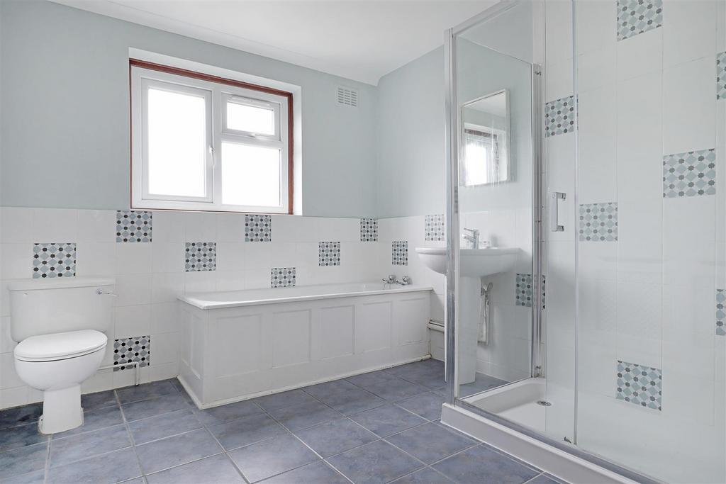 Main Bathroom.jpg