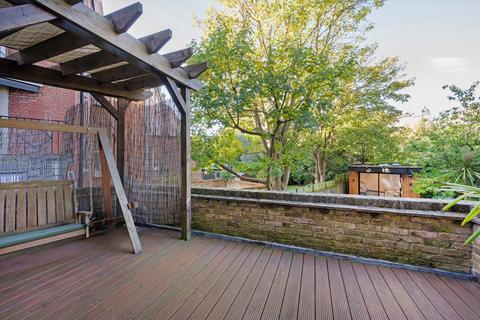2 bedroom flat for sale, Crossfield Road, London, NW3