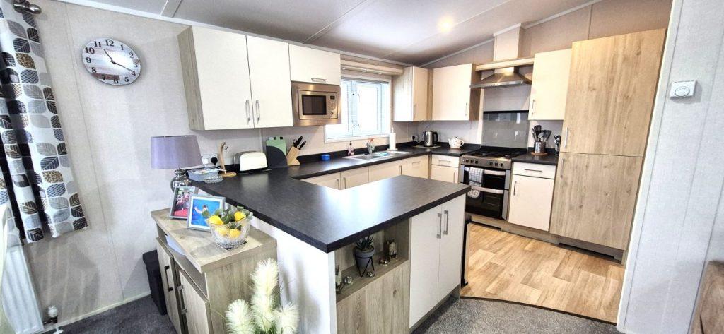 Lounge Kitchen 3de5293b030e59e91db3d303d1c893e9