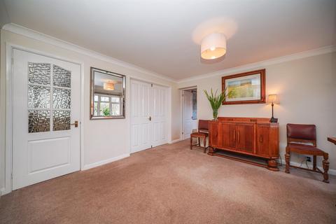 undefined, Moor End Close, Edlesborough, LU6 2HP