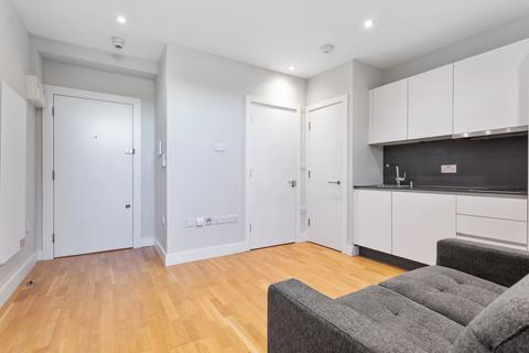 Studio to rent, Gerard Court