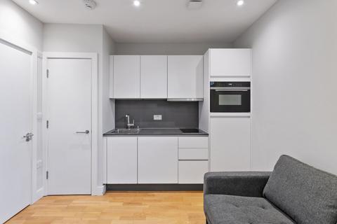 Studio to rent, Gerard Court