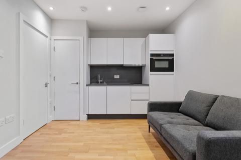 Studio to rent, Gerard Court