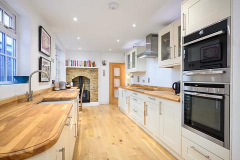 undefined, Meadowside, Walton-on-Thames, KT12