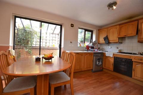 undefined, Surrey Drive, Kingswinford