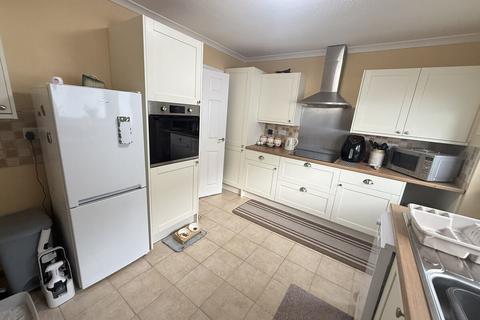 undefined, 27 Ty'n Coed, Llangefni, LL77