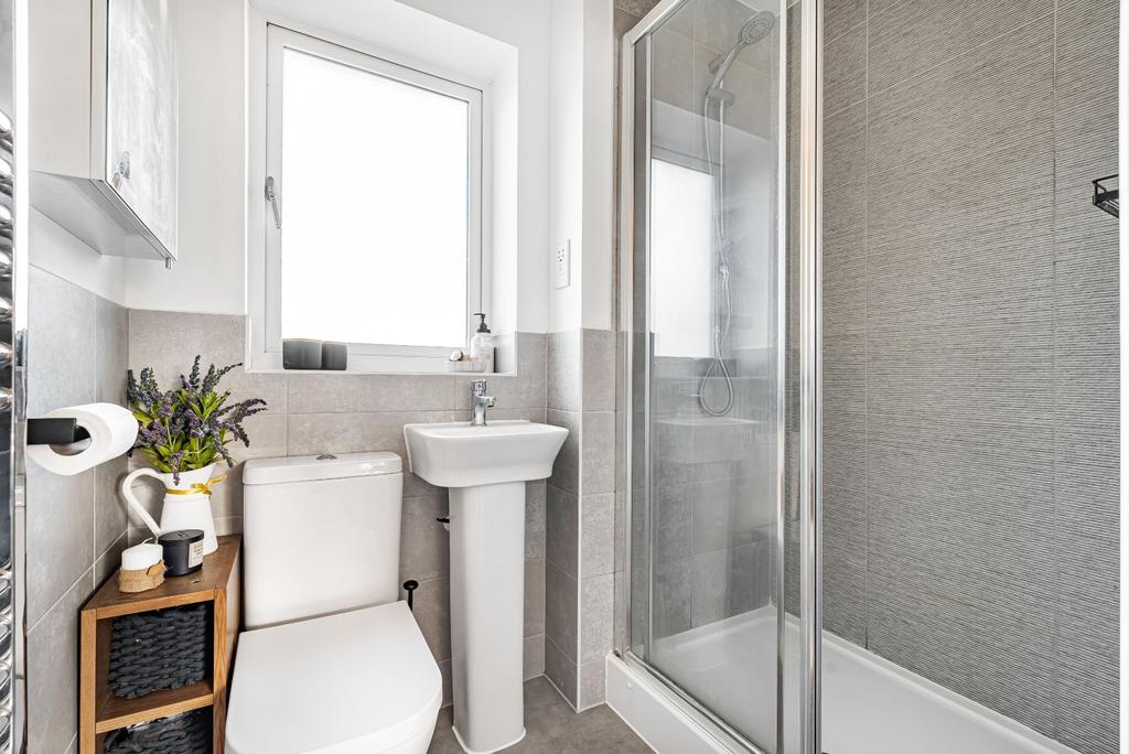 En-Suite Bathroom
