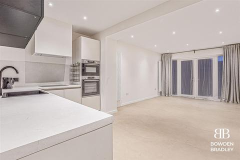 3 bedroom house to rent, Craven Gardens, Barking, IG11