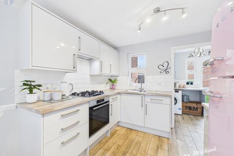 2 bedroom end of terrace house for sale, Napier Road, Aylesbury, Buckinghamshire