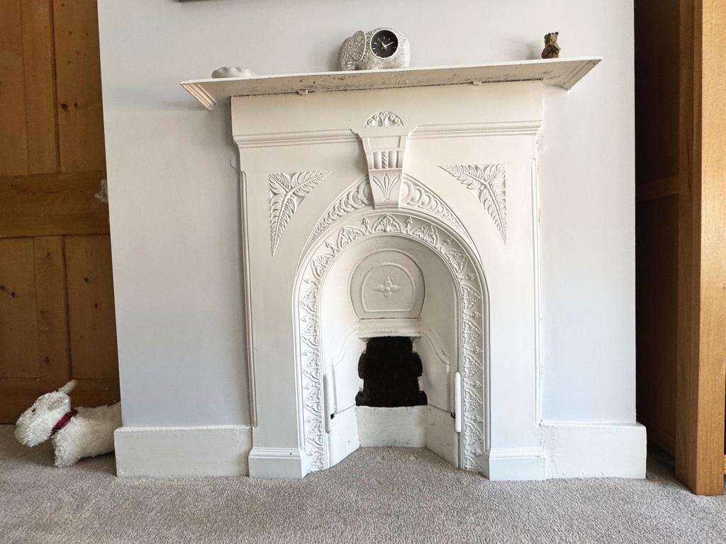 Bed 1 Fire Place