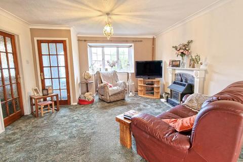 3 bedroom detached house for sale, Derwent Road, Bicester