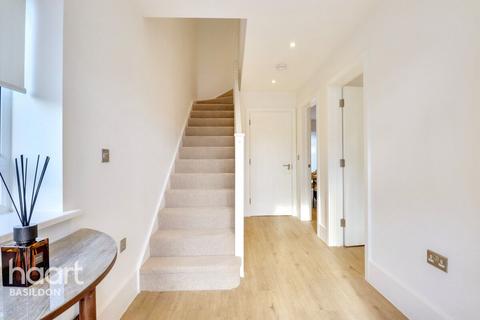 Sheppard Mews, Essex
