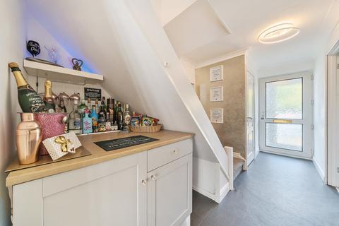 3 bedroom terraced house to rent, Louvain Road Greenhithe DA9