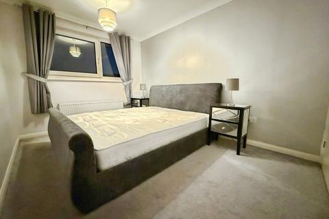 3 bedroom terraced house to rent, Louvain Road Greenhithe DA9