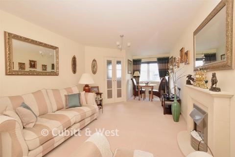 1 bedroom flat for sale, Amelia Court, Worthing BN11