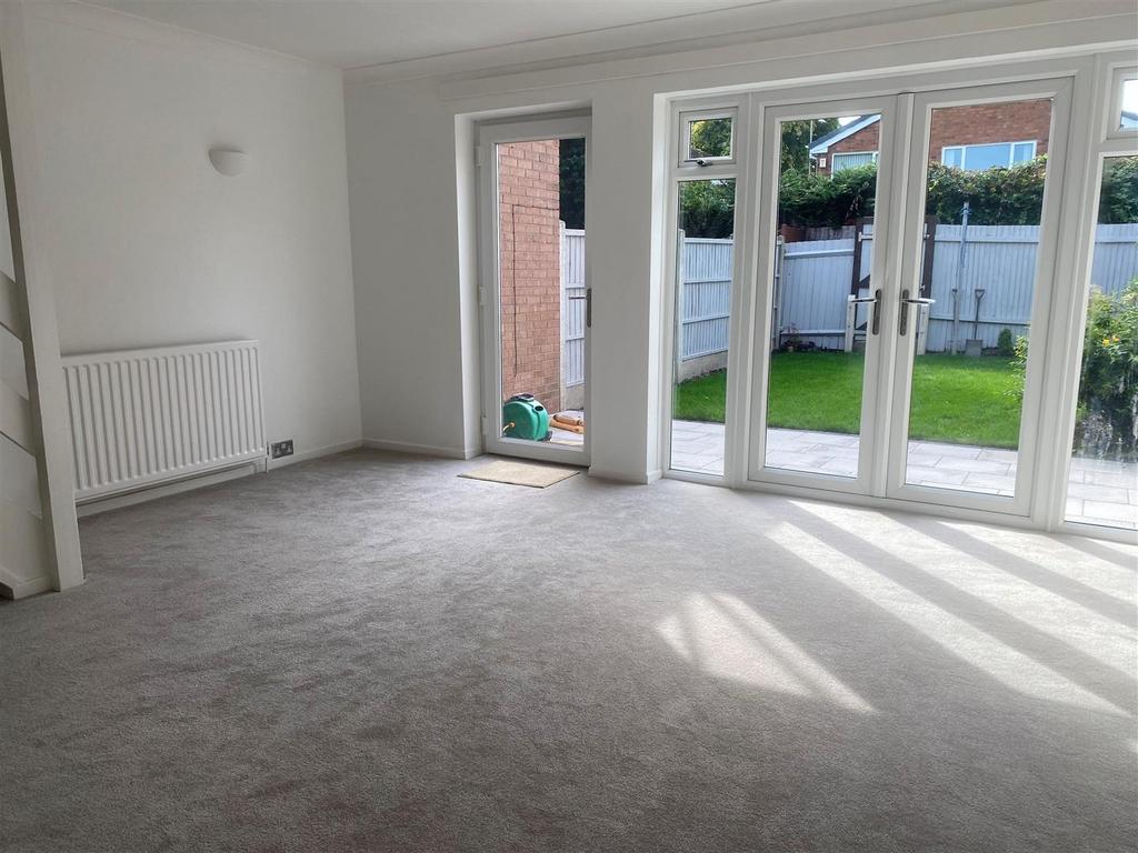 Living room 1.jpg