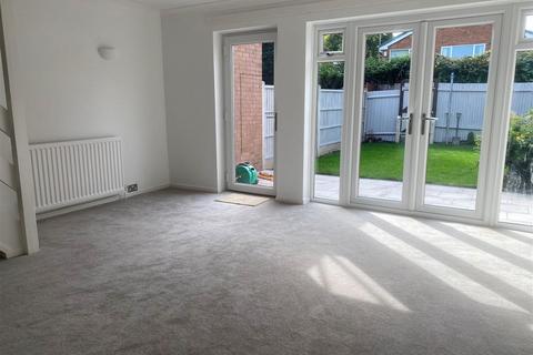 3 bedroom terraced house to rent, Burnside Gardens, Walsall