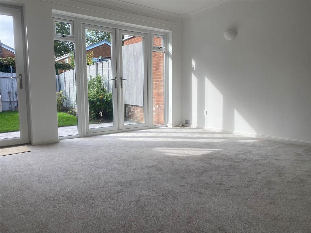 Living room 2.jpg