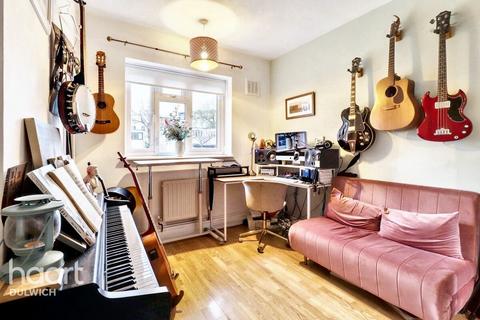 undefined, Perry Vale, LONDON