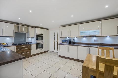 undefined, Warburton Close, Lymm WA13