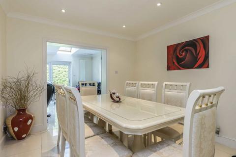 undefined, Warwick Close, Hampton TW12