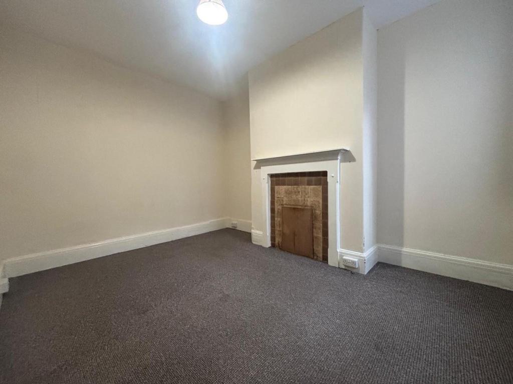 Bedroom 2.jpg
